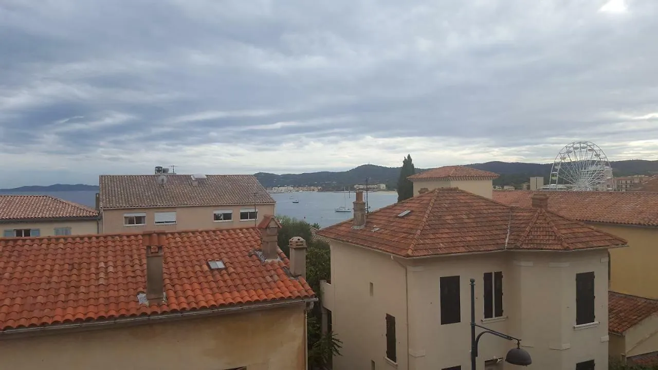 Appartement La Caravelle Vue Mer et Wifi à Le Lavandou