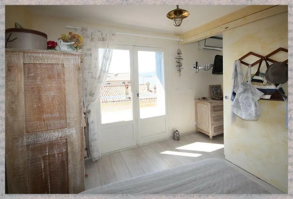 Appartement La Caravelle Vue Mer et Wifi à Le Lavandou 0*,